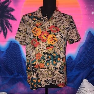 Small floral button down by Nicola